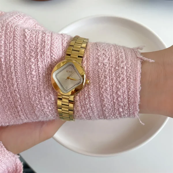 WatchTrio vintage women’s gold watch with white dial and retro style
