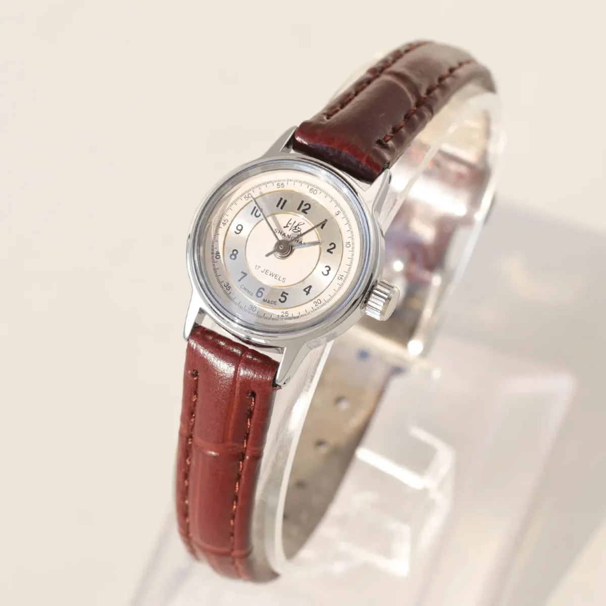 Collectible vintage 1996 women’s brown leather watch