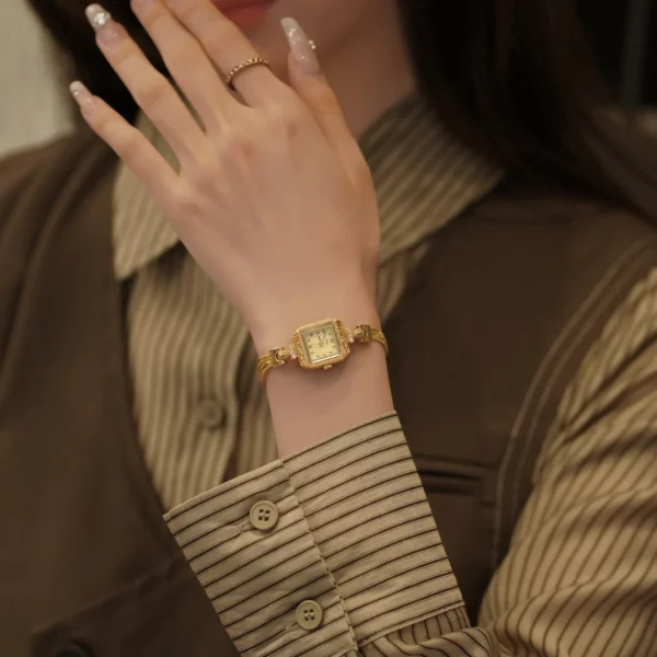 Vintage bracelet women’s watch with gold square dial – WatchTrio