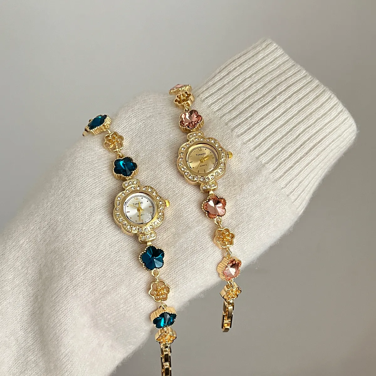 Vintage floral women's bracelet watches with pink and blue flowers