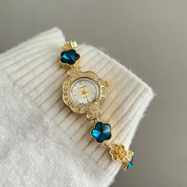 Vintage flower watch with blue crystals