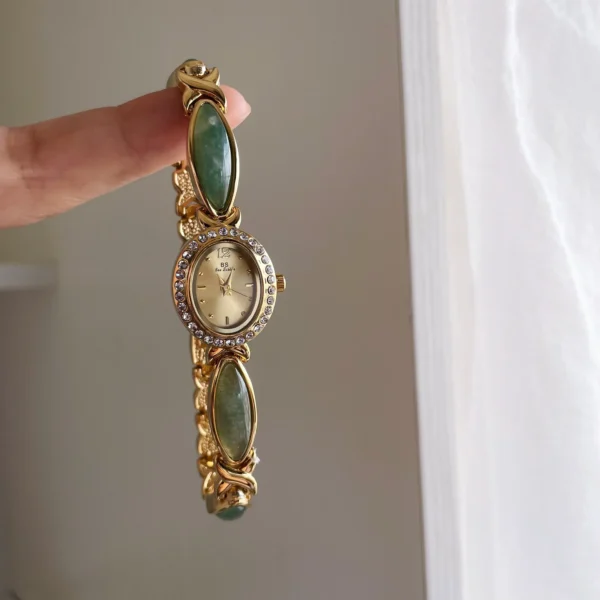 Vintage gemstone oval women’s bracelet watch with gold dial – WatchTrio