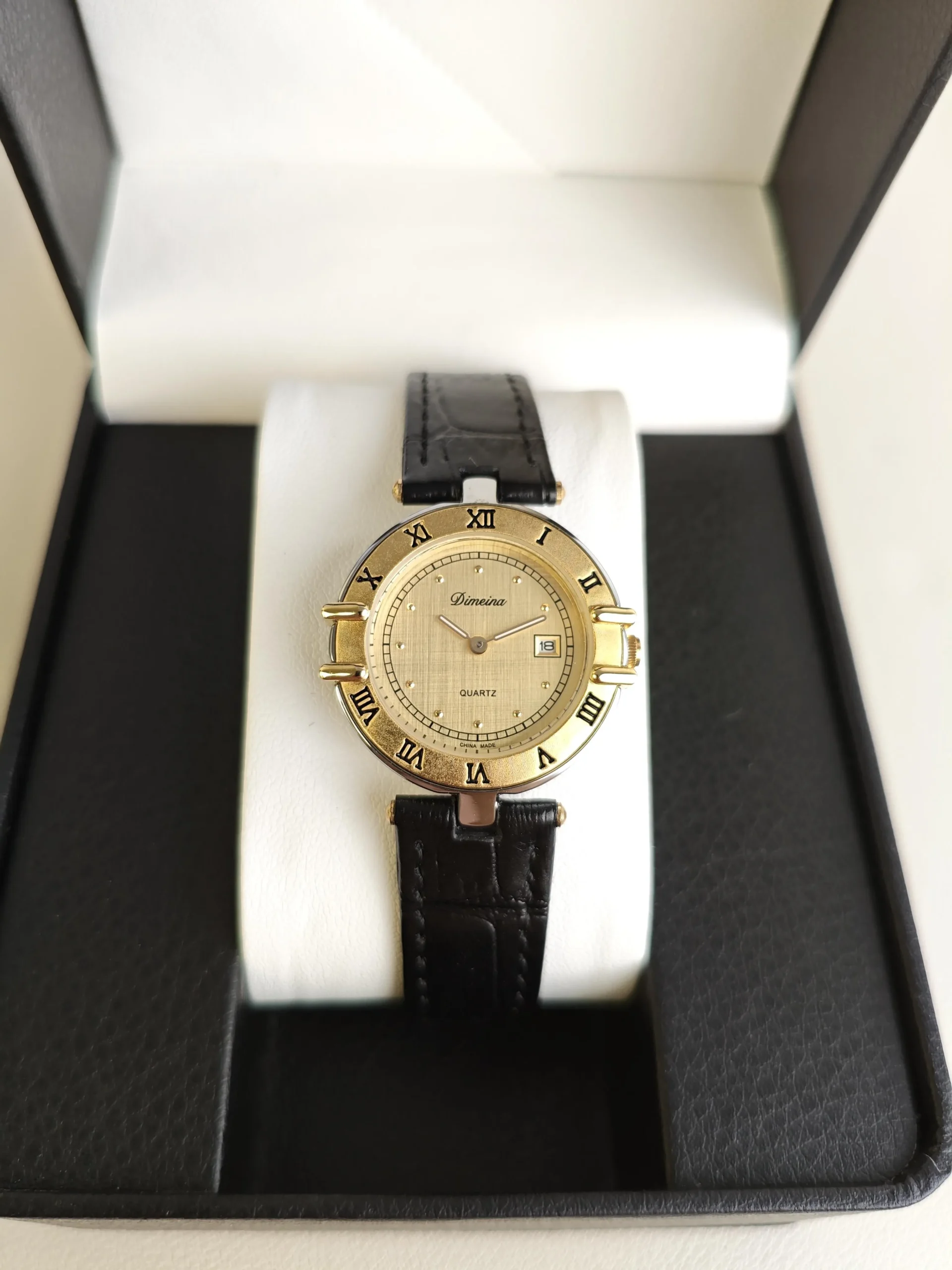 Vintage gold women’s leather strap watch with Roman numeral dial – WatchTrio