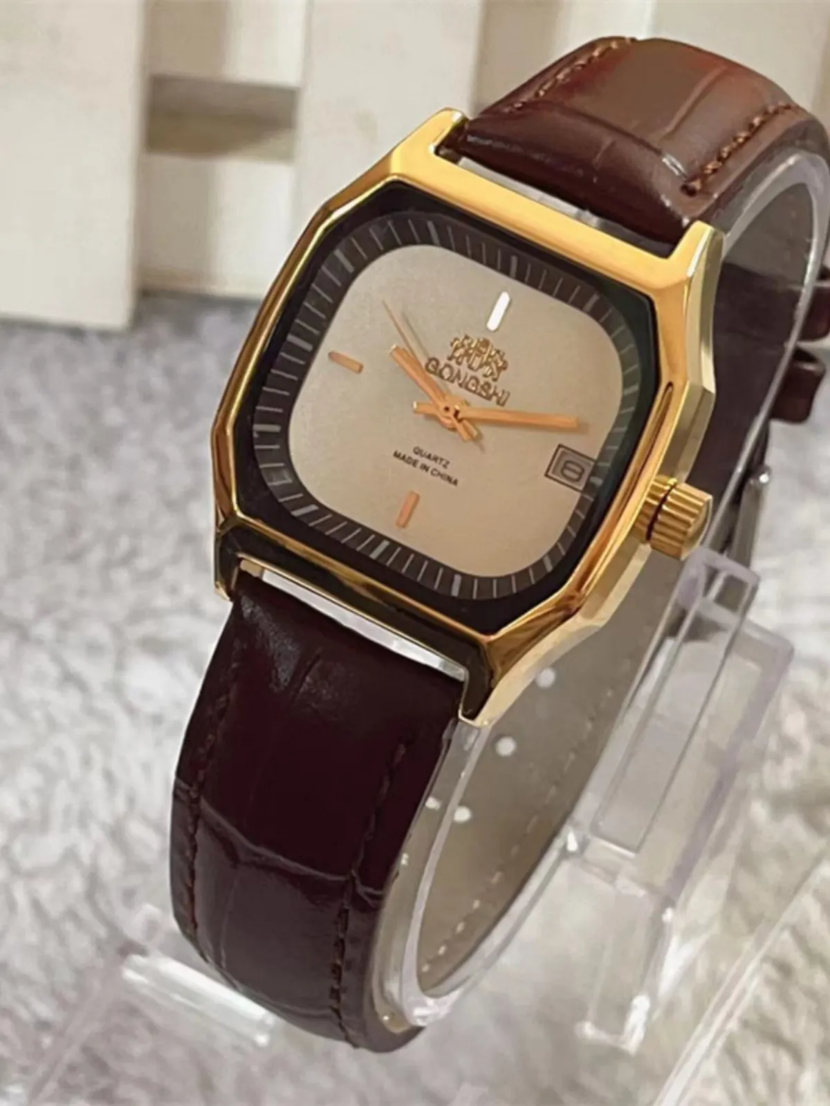Vintage women’s square leather strap watch side view – WatchTrio