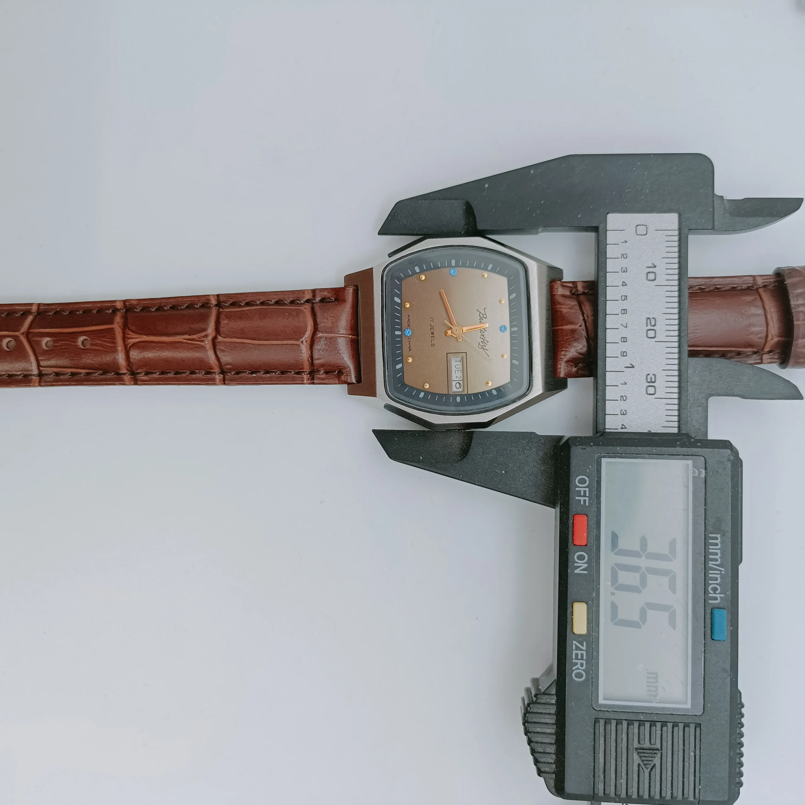 Vintage Men’s Leather Dual Calendar Watch 1989S — 36mm square dial size measured with caliper
