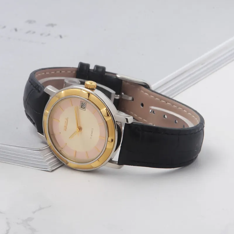 1900s classic men’s leather strap watch with gold case