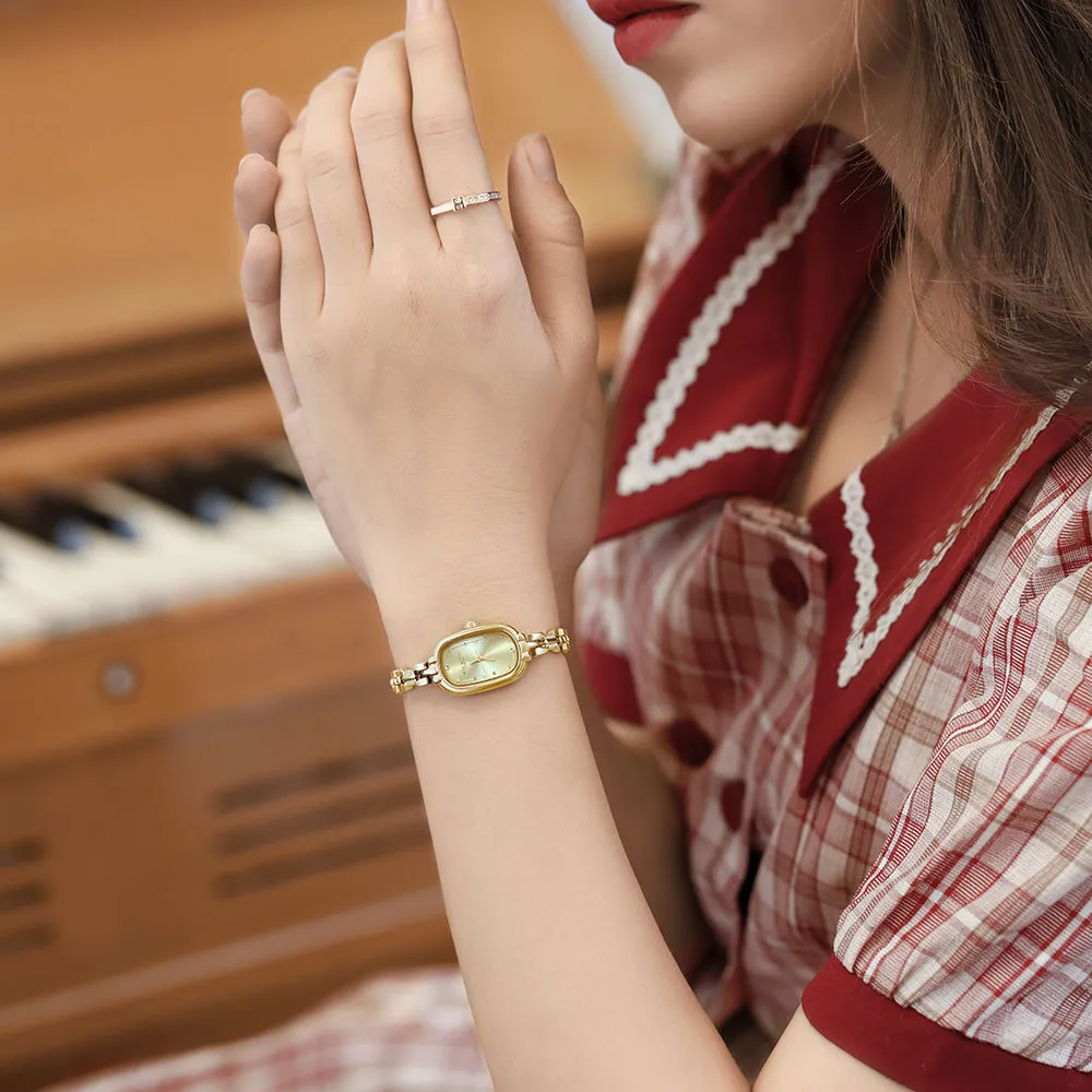 Retro oval gold women’s wristwatch with quartz movement – WatchTrio