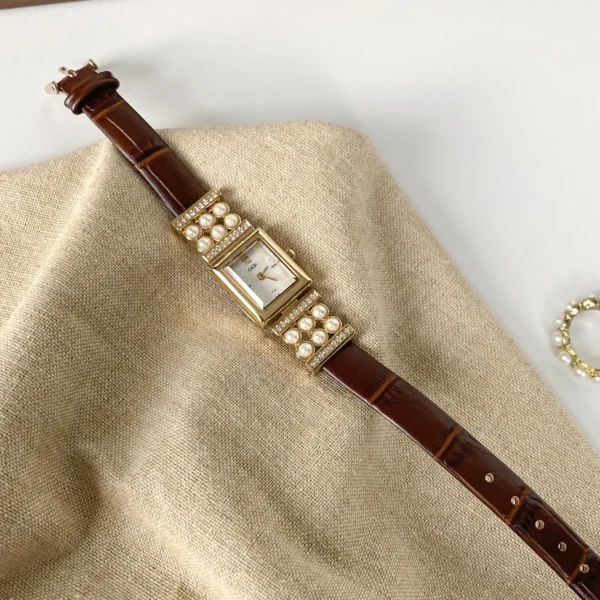 Vintage brown leather women’s watch with pearls – WatchTrio