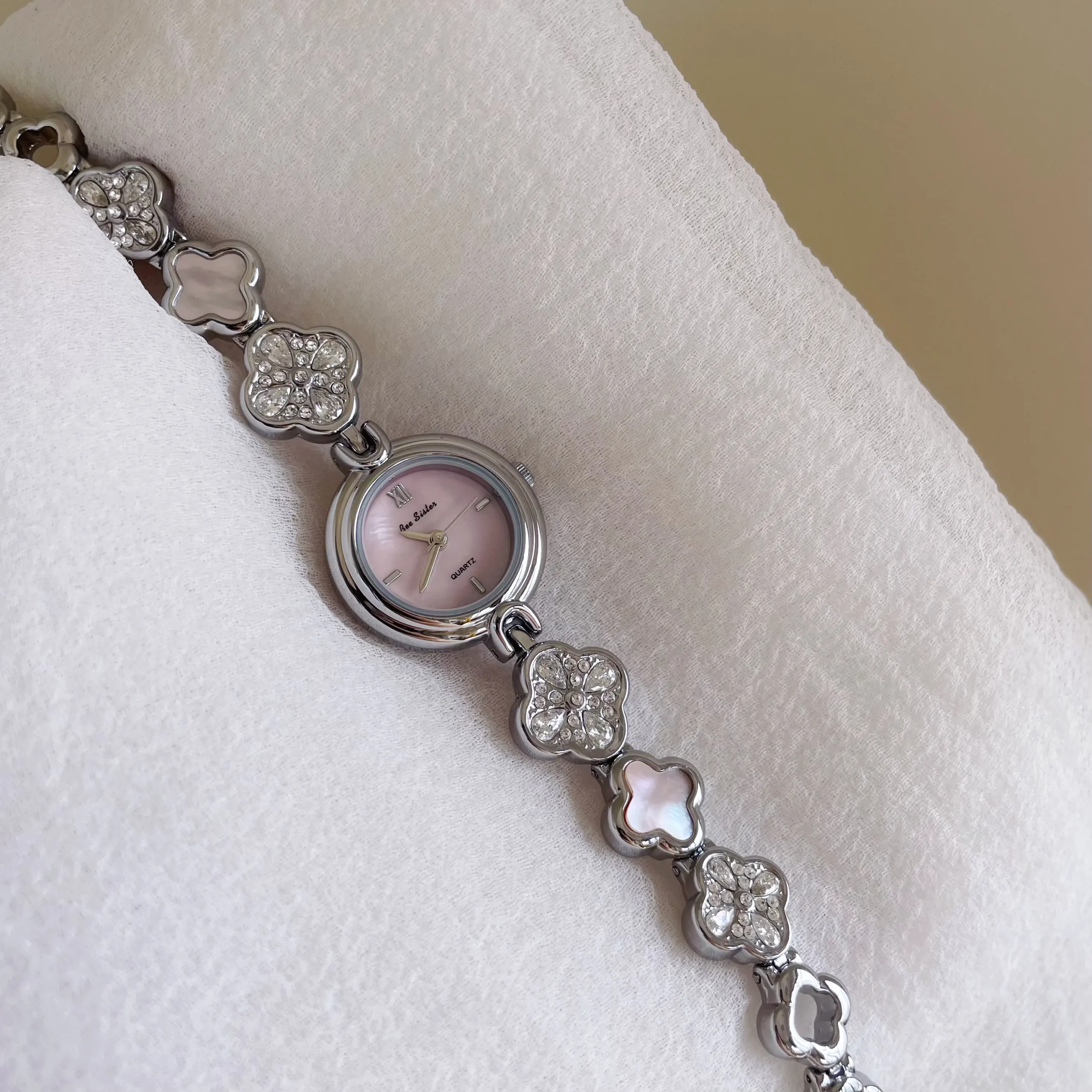 Vintage silver women’s bracelet watch with pink mother-of-pearl dial – WatchTrio