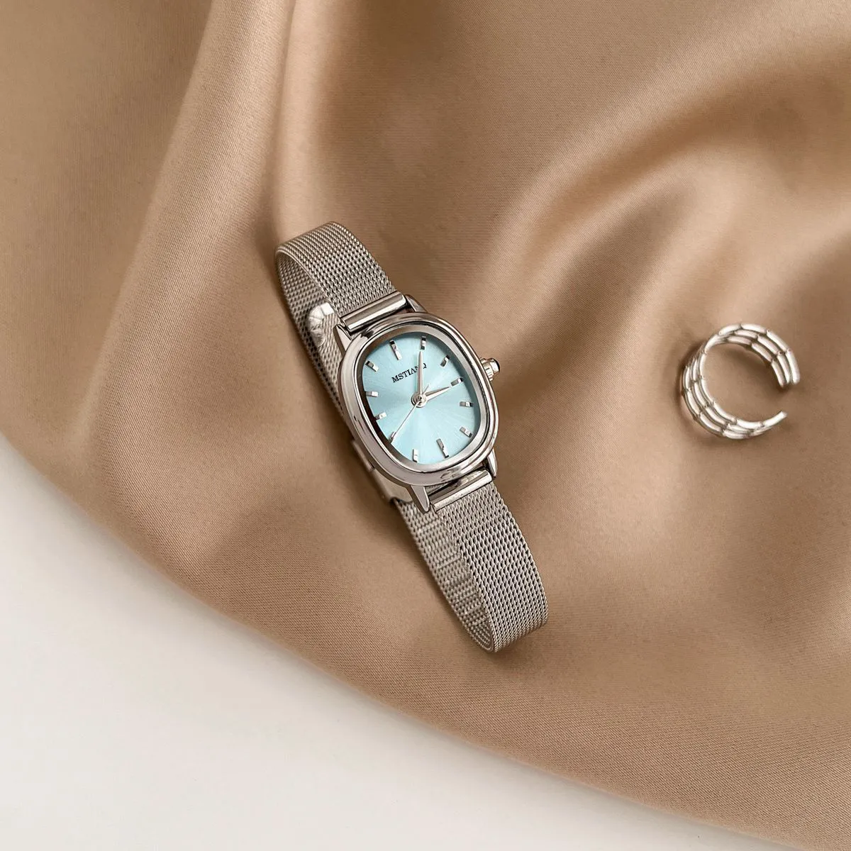 Vintage silver women’s oval watch with blue dial – WatchTrio