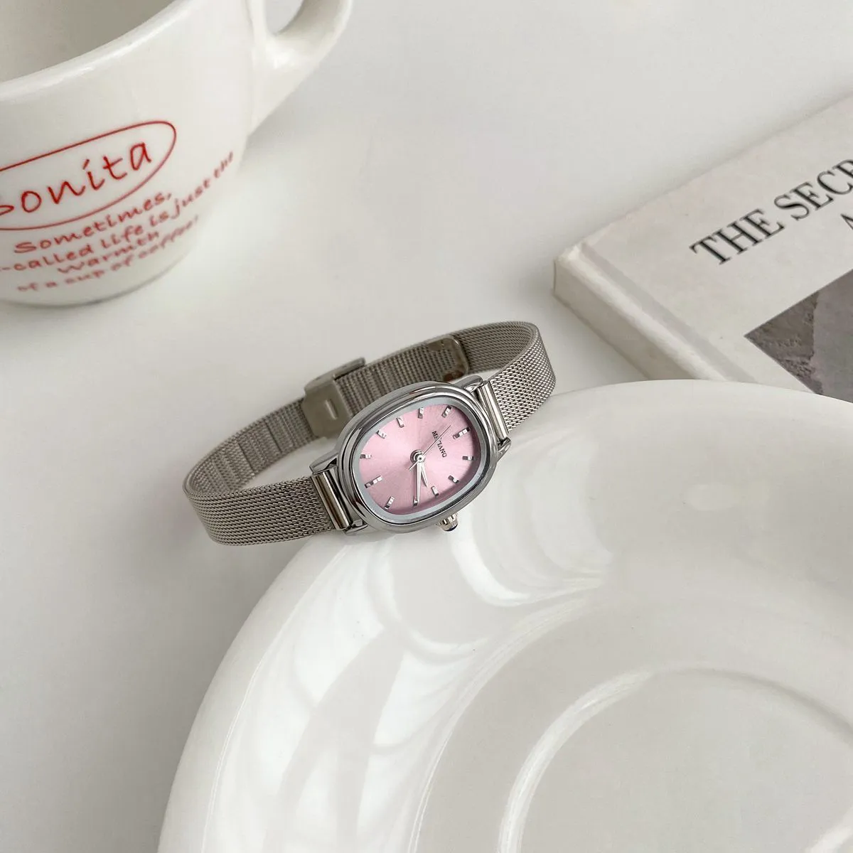 Vintage silver women’s oval watch with pink dial – WatchTrio