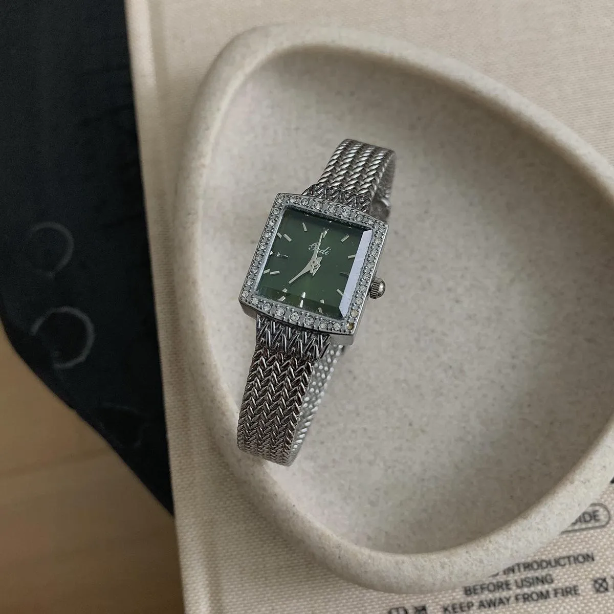 Vintage silver square women’s watch with green mother-of-pearl dial and diamond bezel – WatchTrio