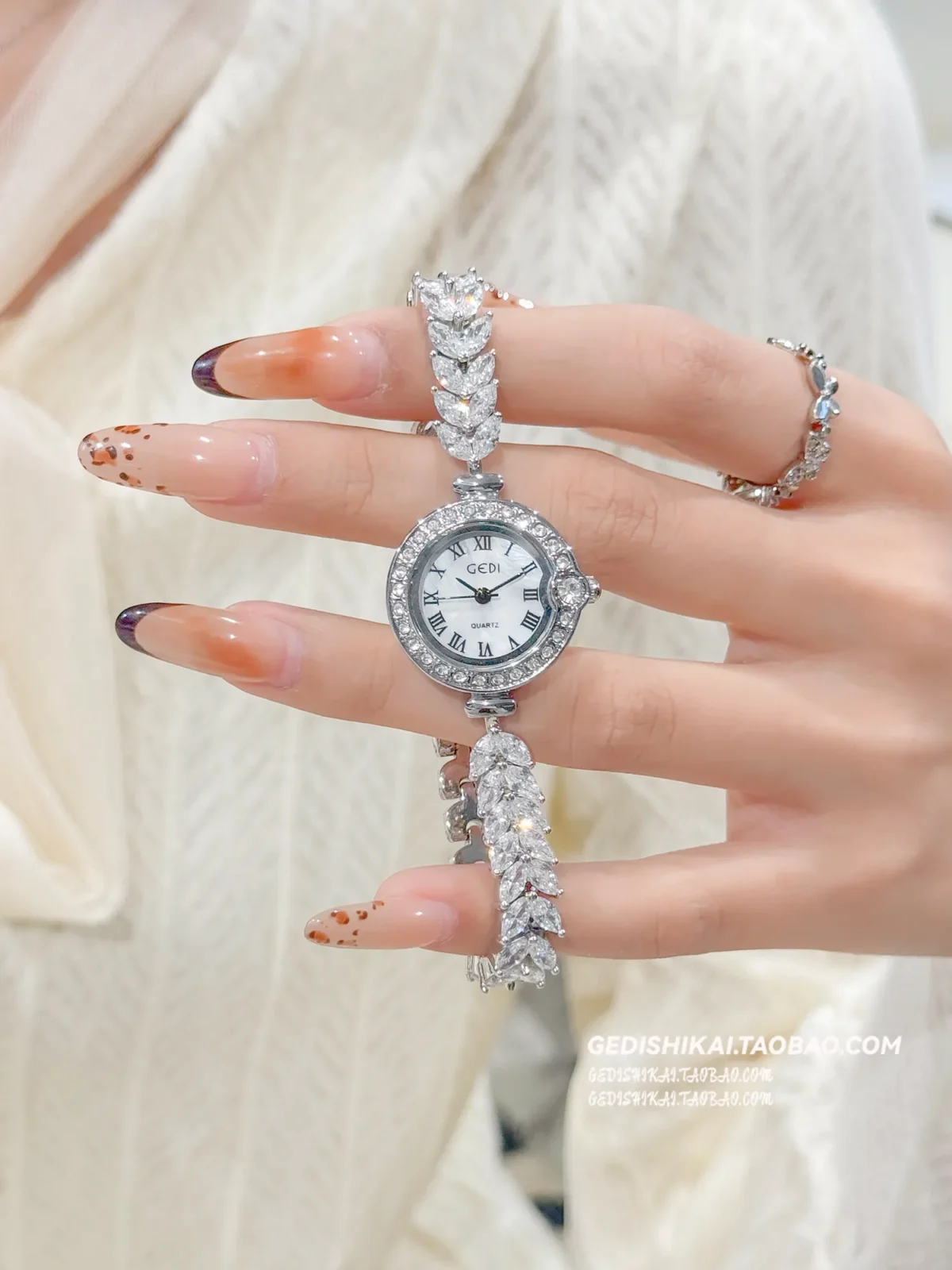 Vintage silver women’s watch with crystal wheat bracelet – close-up | WatchTrio