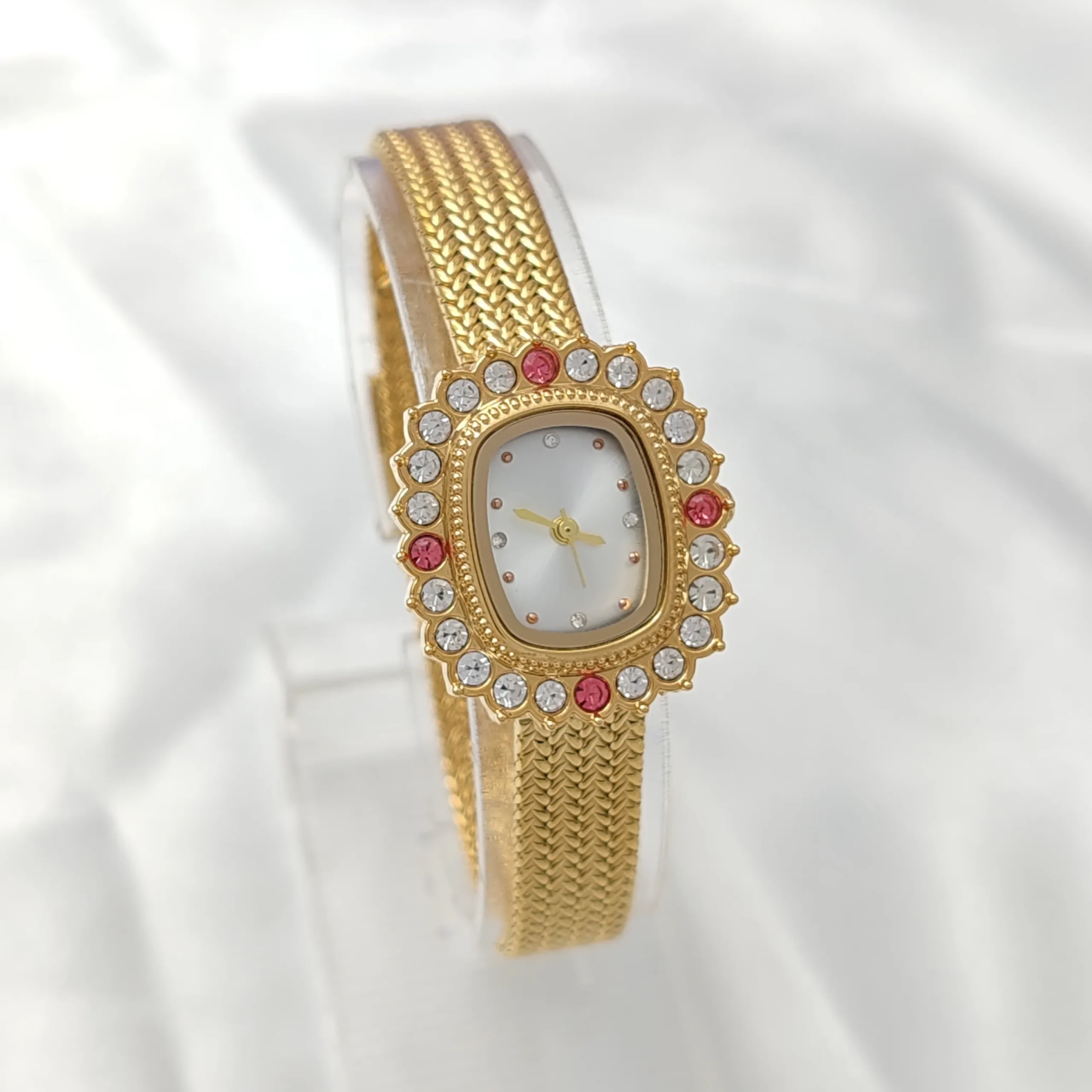 Gold vintage crystal ladies watch with mesh strap