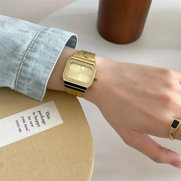 Ladies vintage square watch gold with folding clasp
