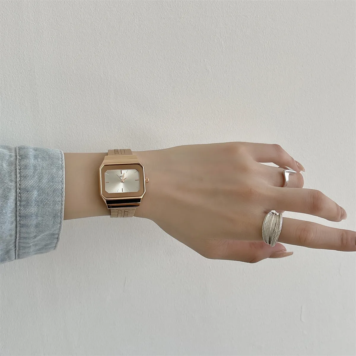 Vintage rose gold ladies watch with folding clasp