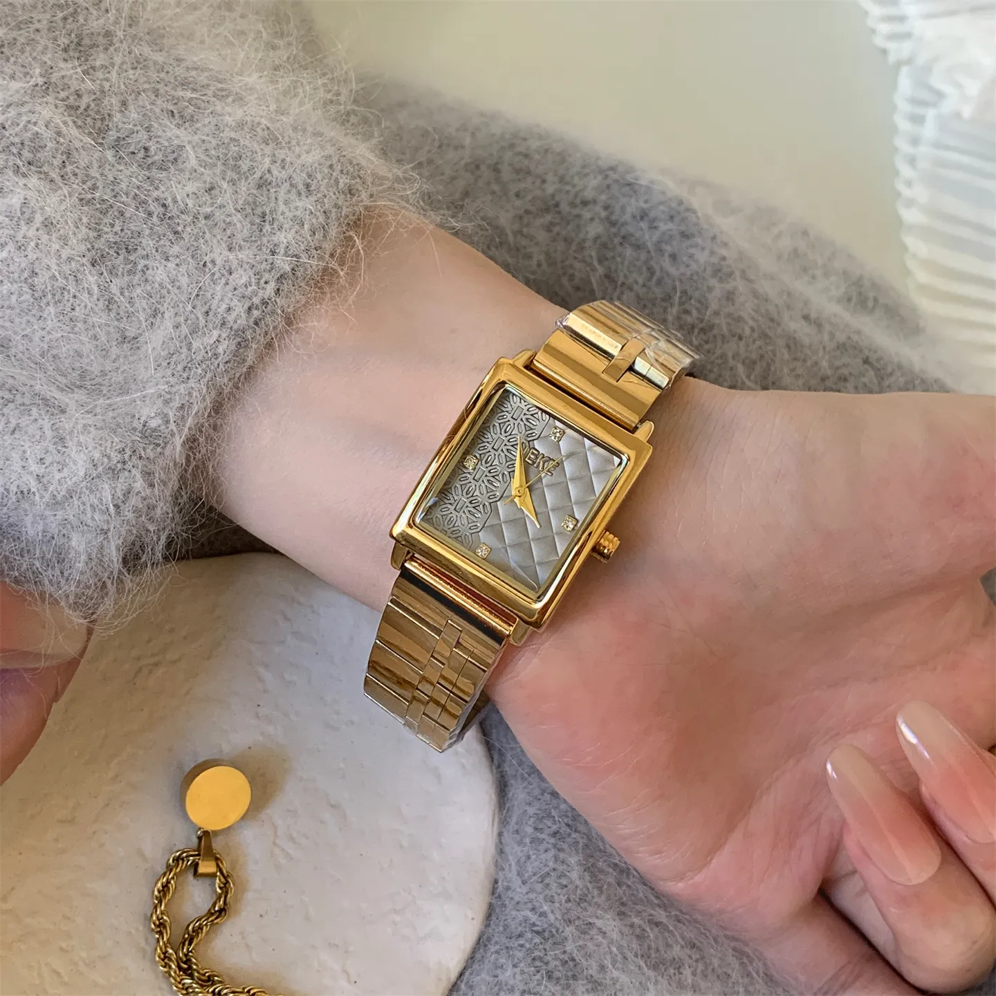 WatchTrio vintage gold square women’s watch with brown carved dial