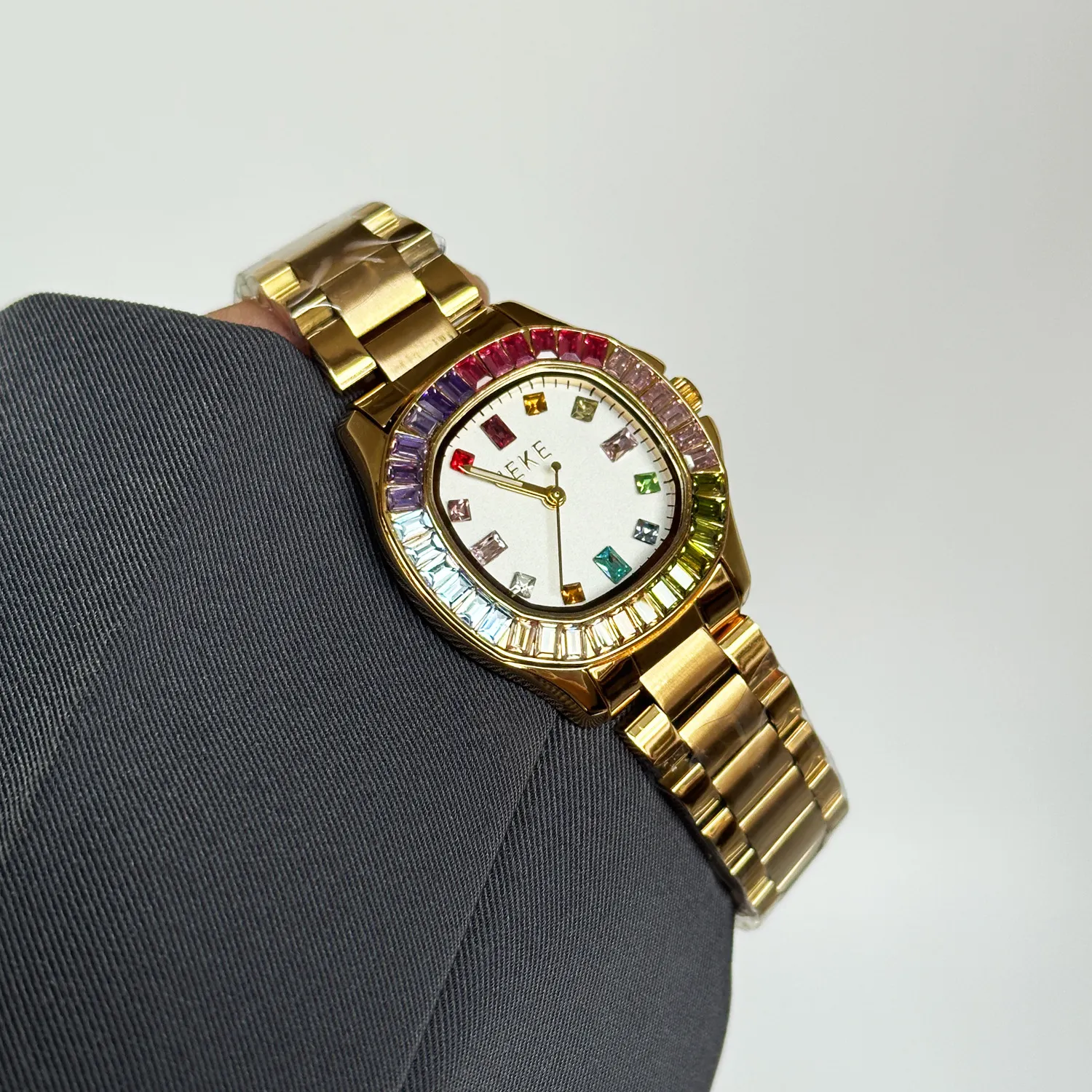 vintage gold women's watch by WatchTrio